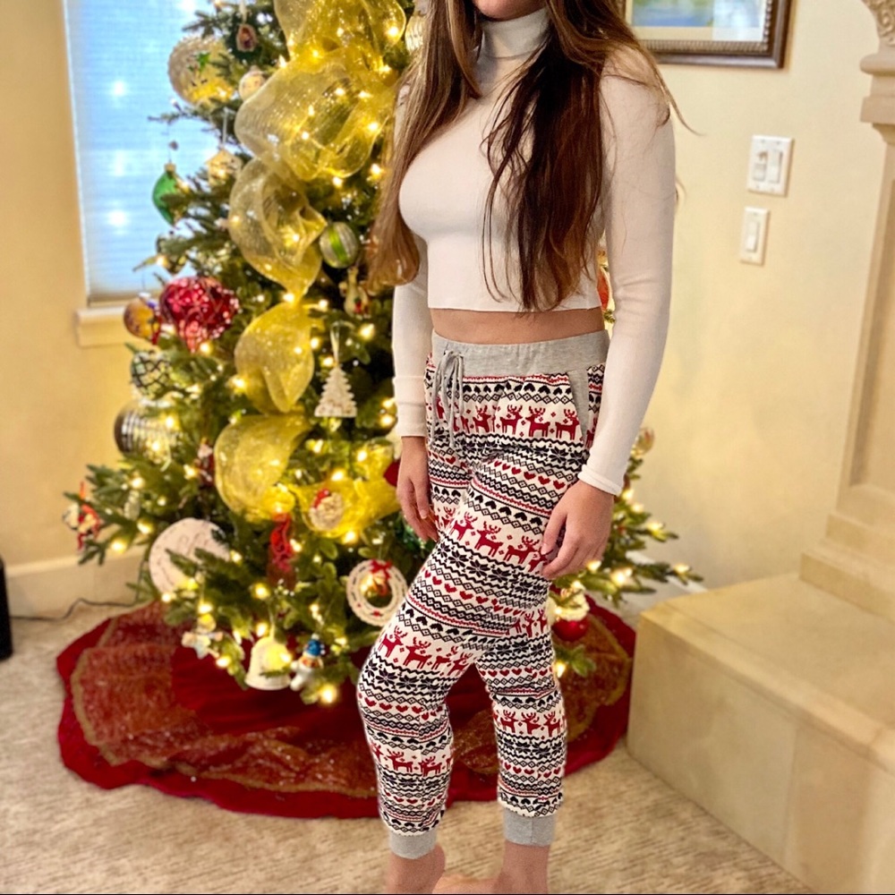 CLEARANCE‼️2 LEFT🎄Holiday Joggers - Picture 5 of 8